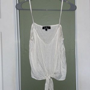 LULU’S White Cropped Top, Knotted Front, Great Condition! Women’s Size Large